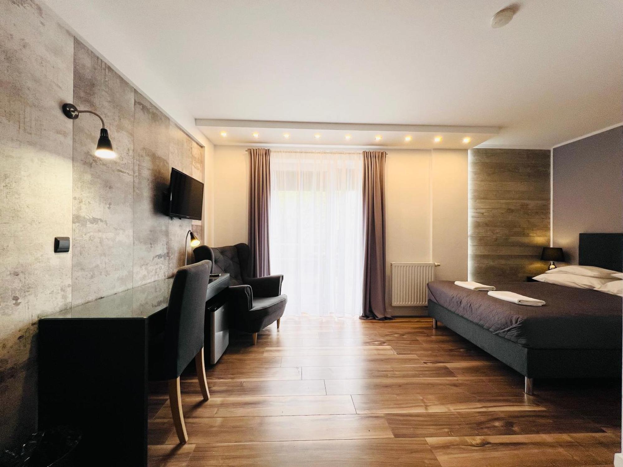 Miramar Pensjonat- Adults Only -Kuchnia, Parking-Grupa Hotelowa Plazowelove クリニツァ・モルスカ エクステリア 写真